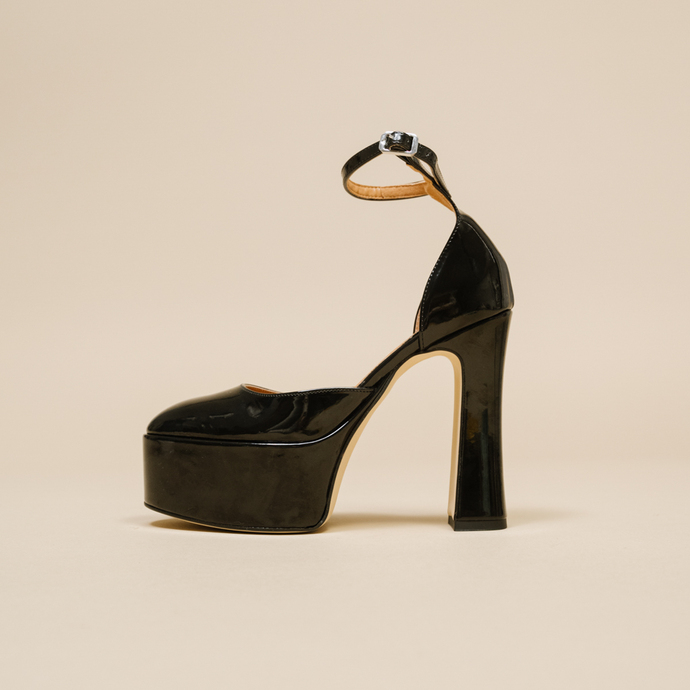 Babies à talons et plateformes  en vernis noir
