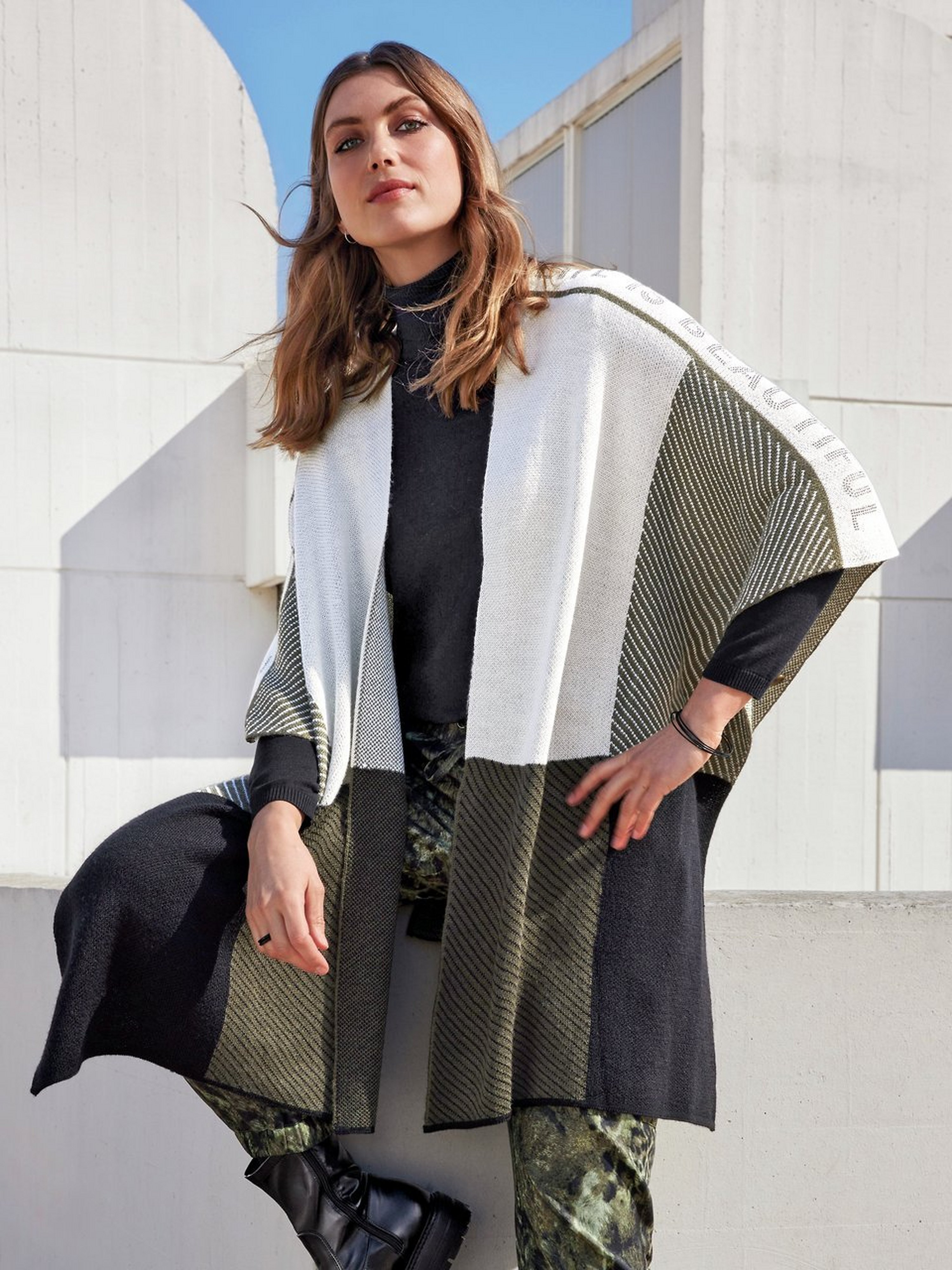 Strickcape