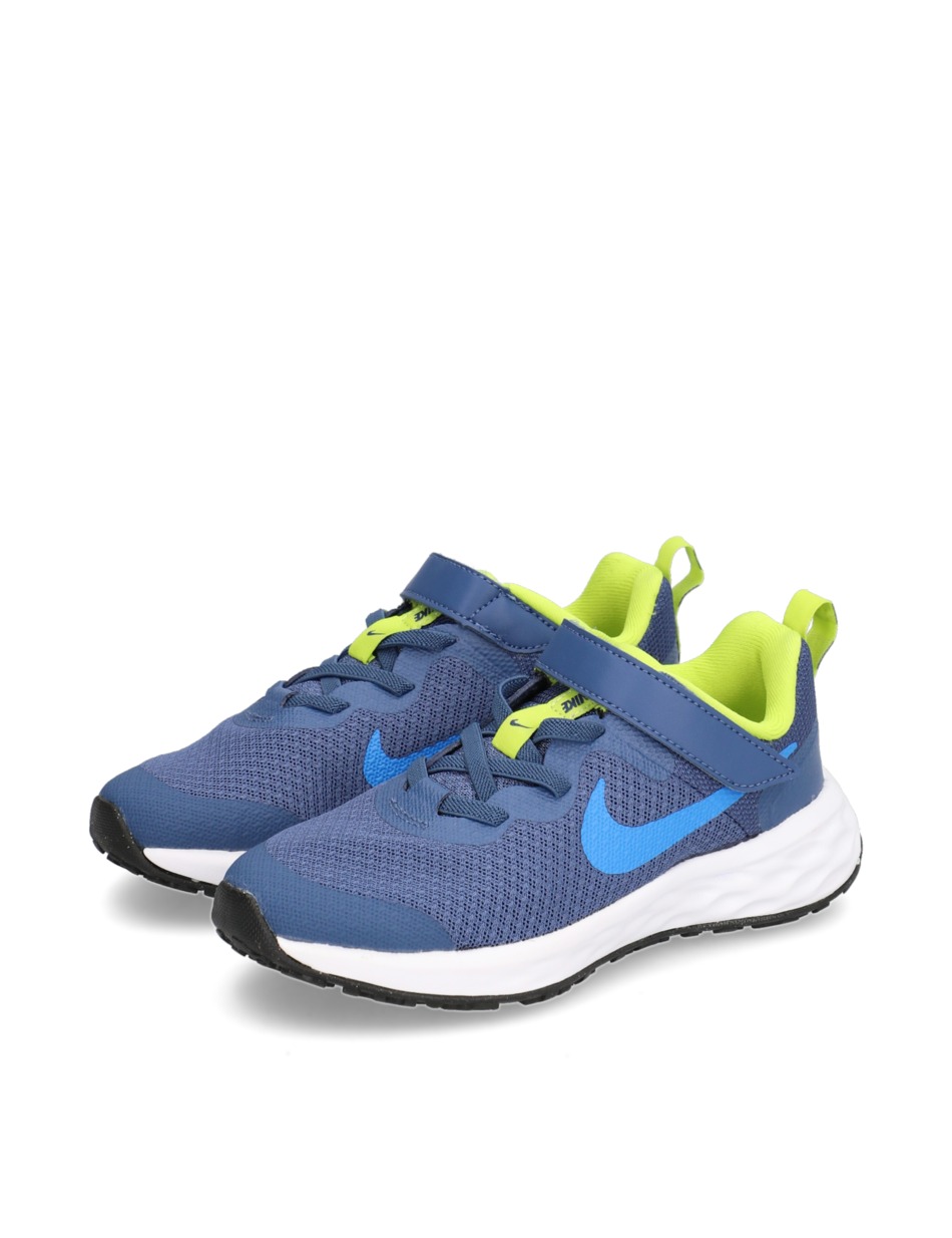 Nike Revolution 6