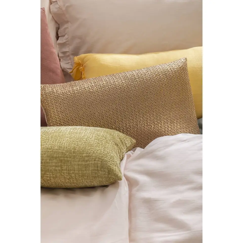 Sierkussen Yasmin - goud - 30x50 cm