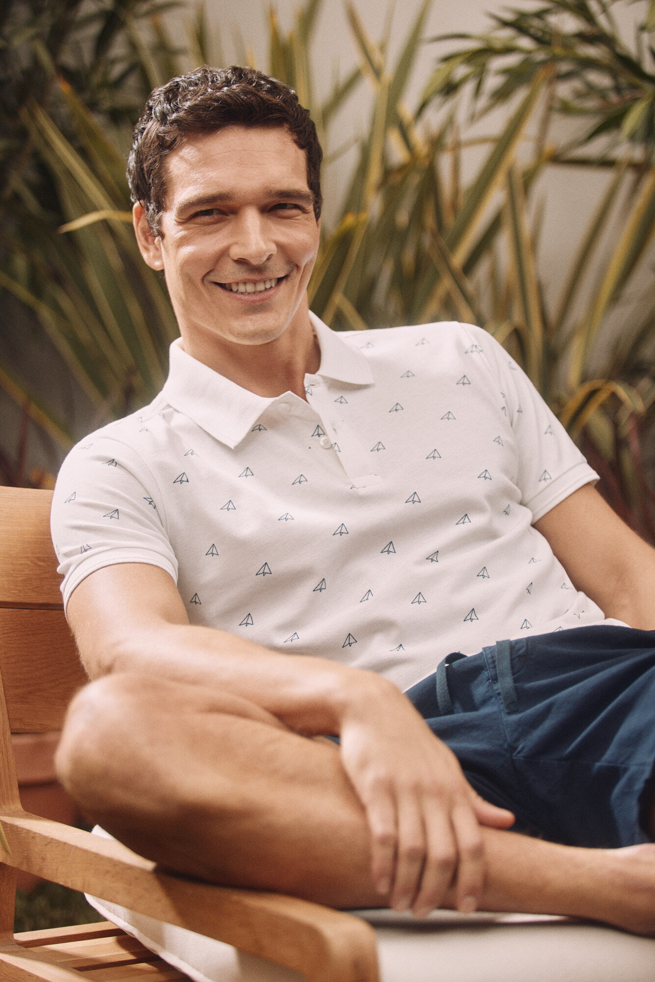 Camisa polo OOTO com estampa de avião - Branca