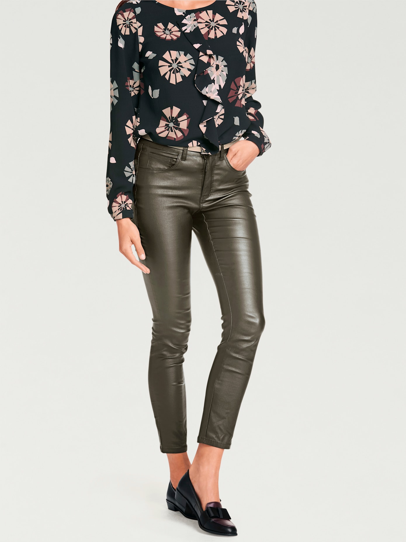 Pantalon effet ventre plat coupe skinny tendance