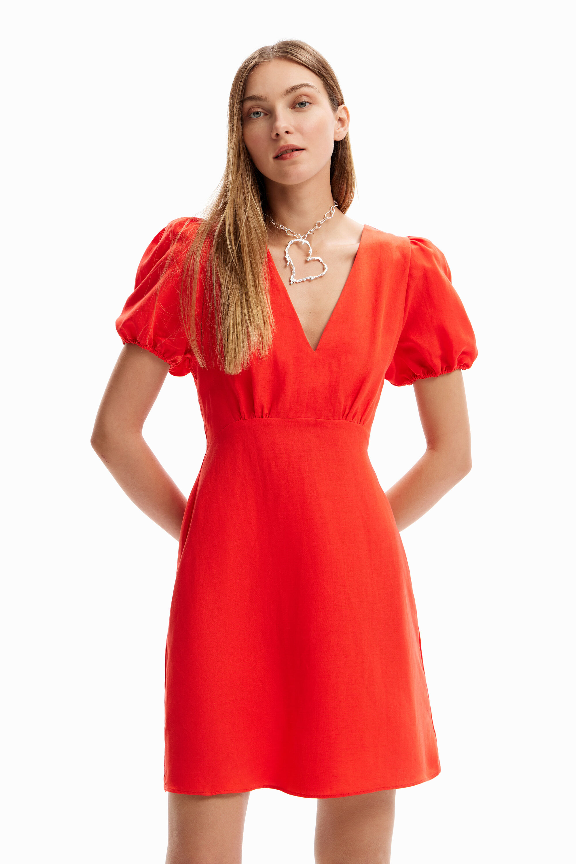 Robe courte manches froncées