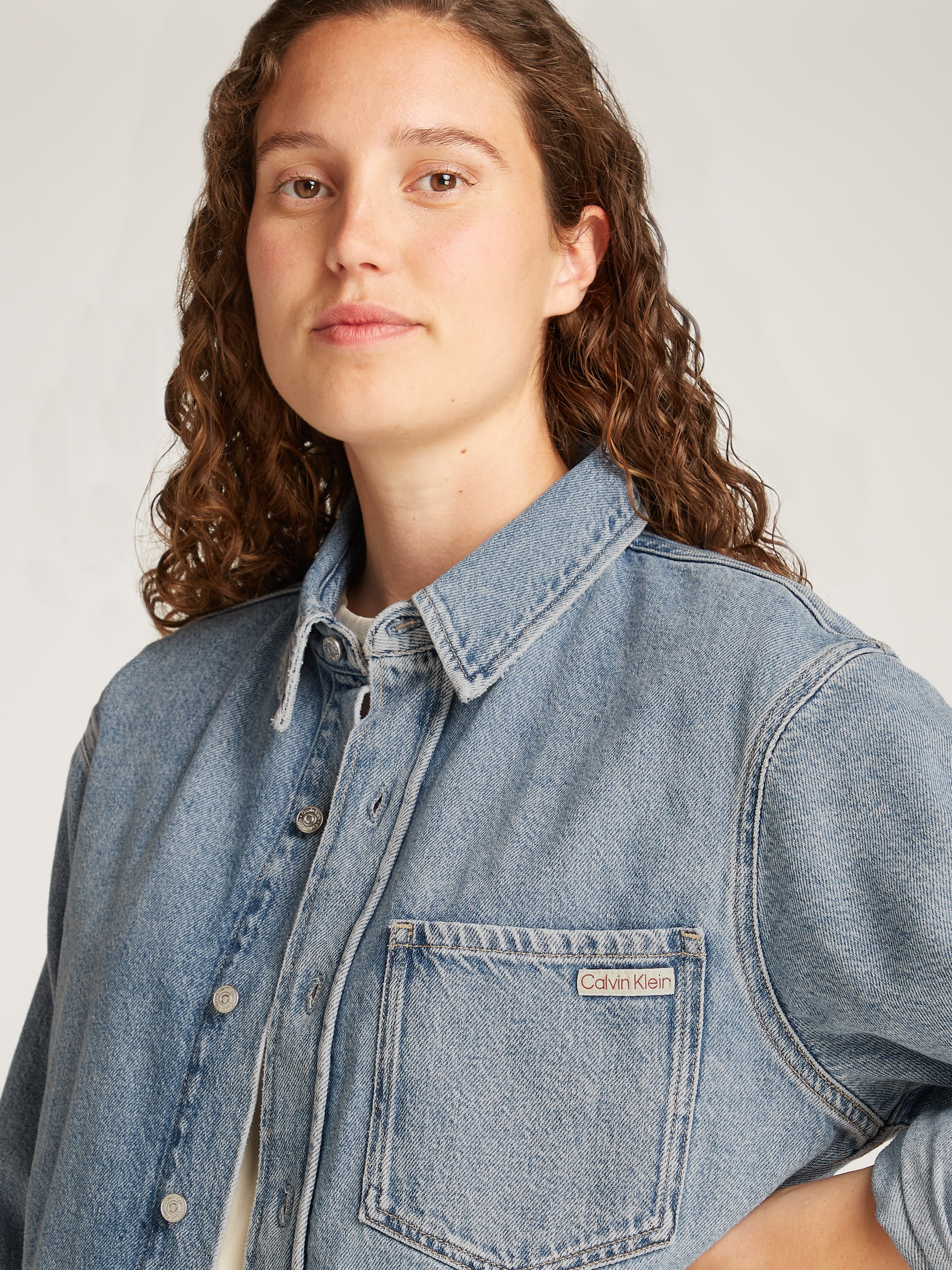 Calvin Klein Jeans Jeansbluse »DAD DENIM SHIRT« in hellblauer Waschung