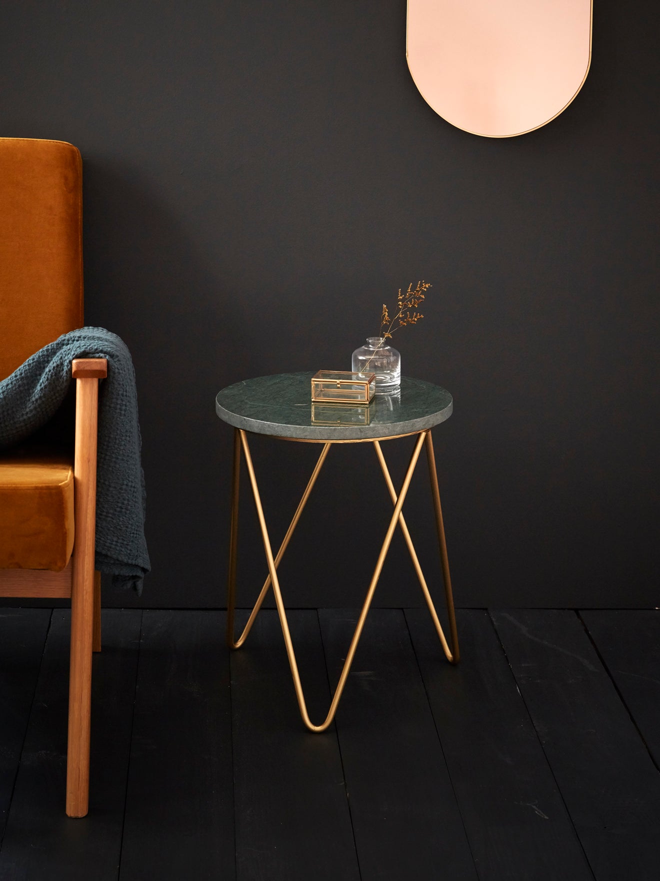 Petite table en marbre et métal