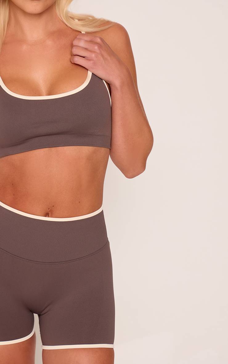 Chocolat Ensemble Brassière De Sport Sans Couture Contrastée Et Short Scrunch