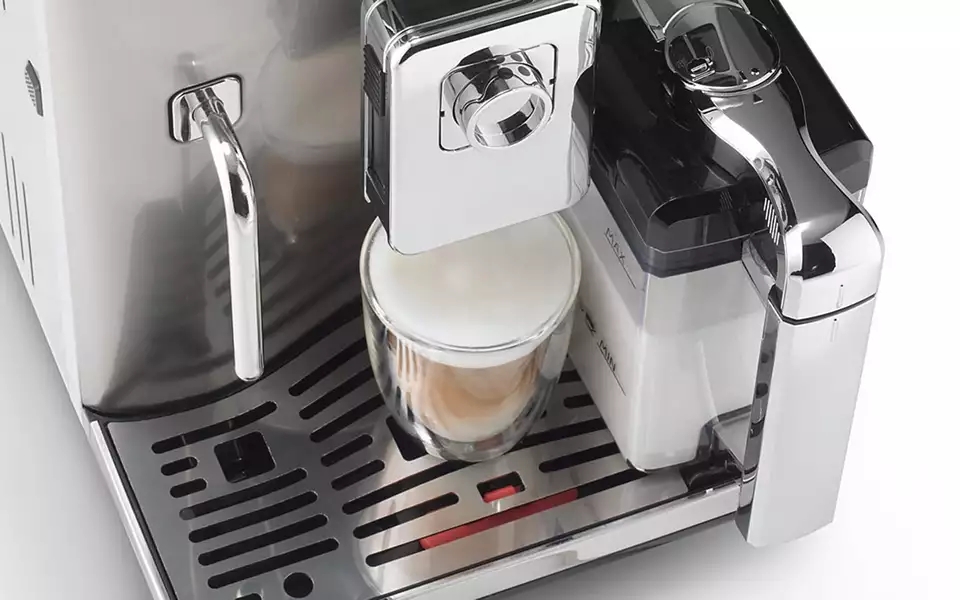 MÁQUINA DE CAFÉ EXPRESSO SUPERAUTOMÁTICA