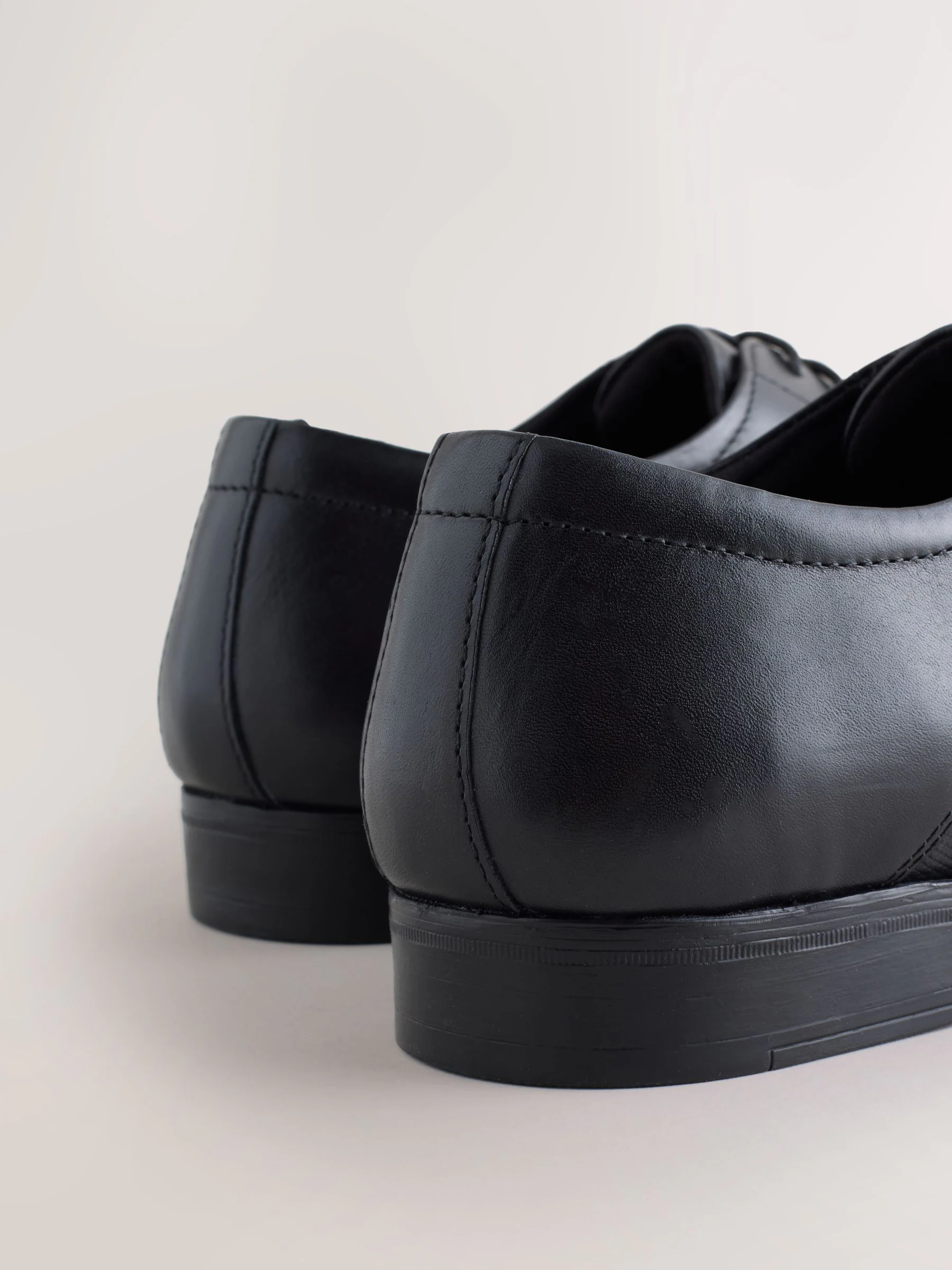 Zwart - Derby schoenen met reliëfpatroon