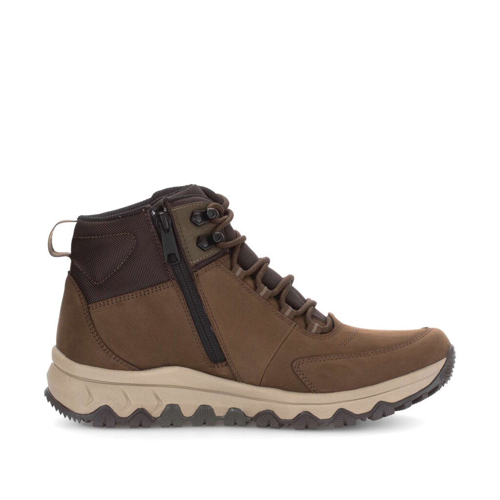 Lage sneaker bruin