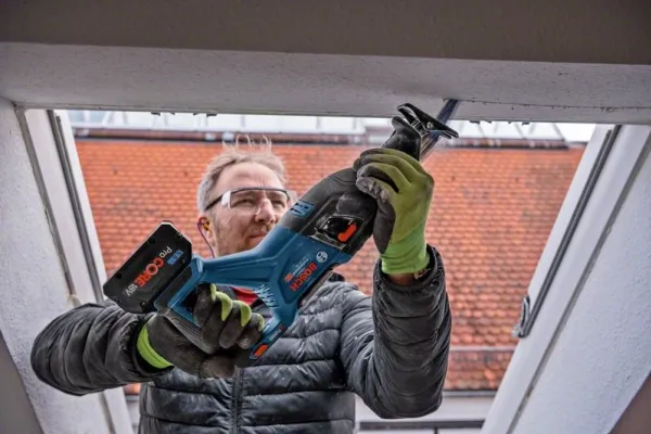 Bosch BAJONETSAV GSA 18V-28 SOLO L-BOXX - SOLO