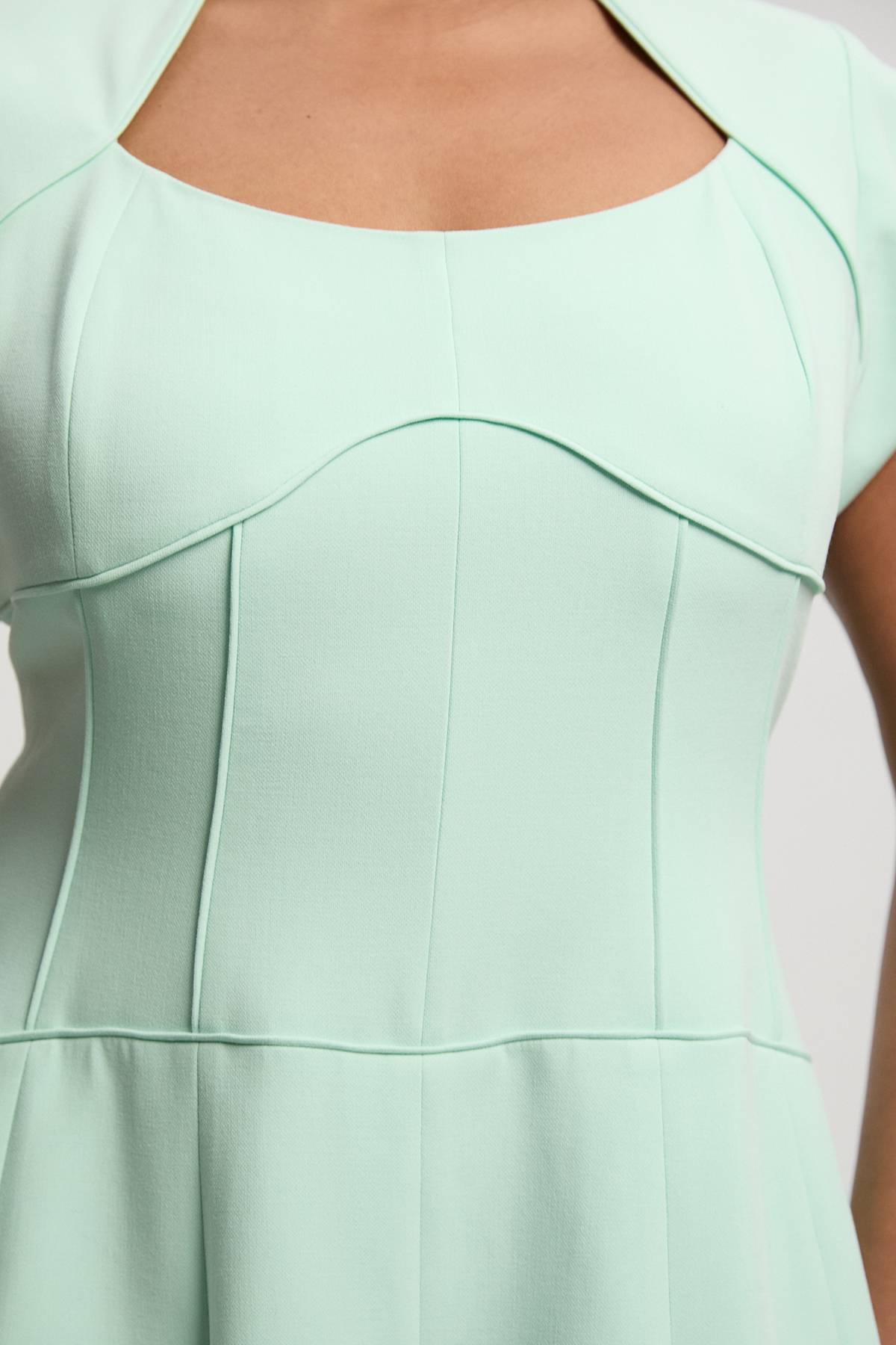 KarenMillen Robe Midi Évasée Grande Taille À Taille Basse En Tissu Stretch Compact