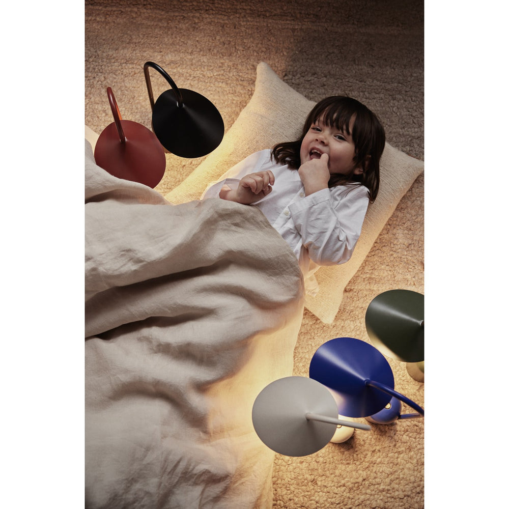 Køb Ferm Living Bright Blue Arum Portable Lampe