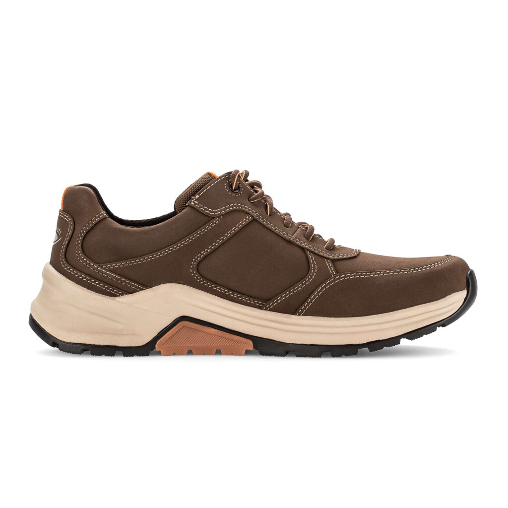 Lage sneaker bruin
