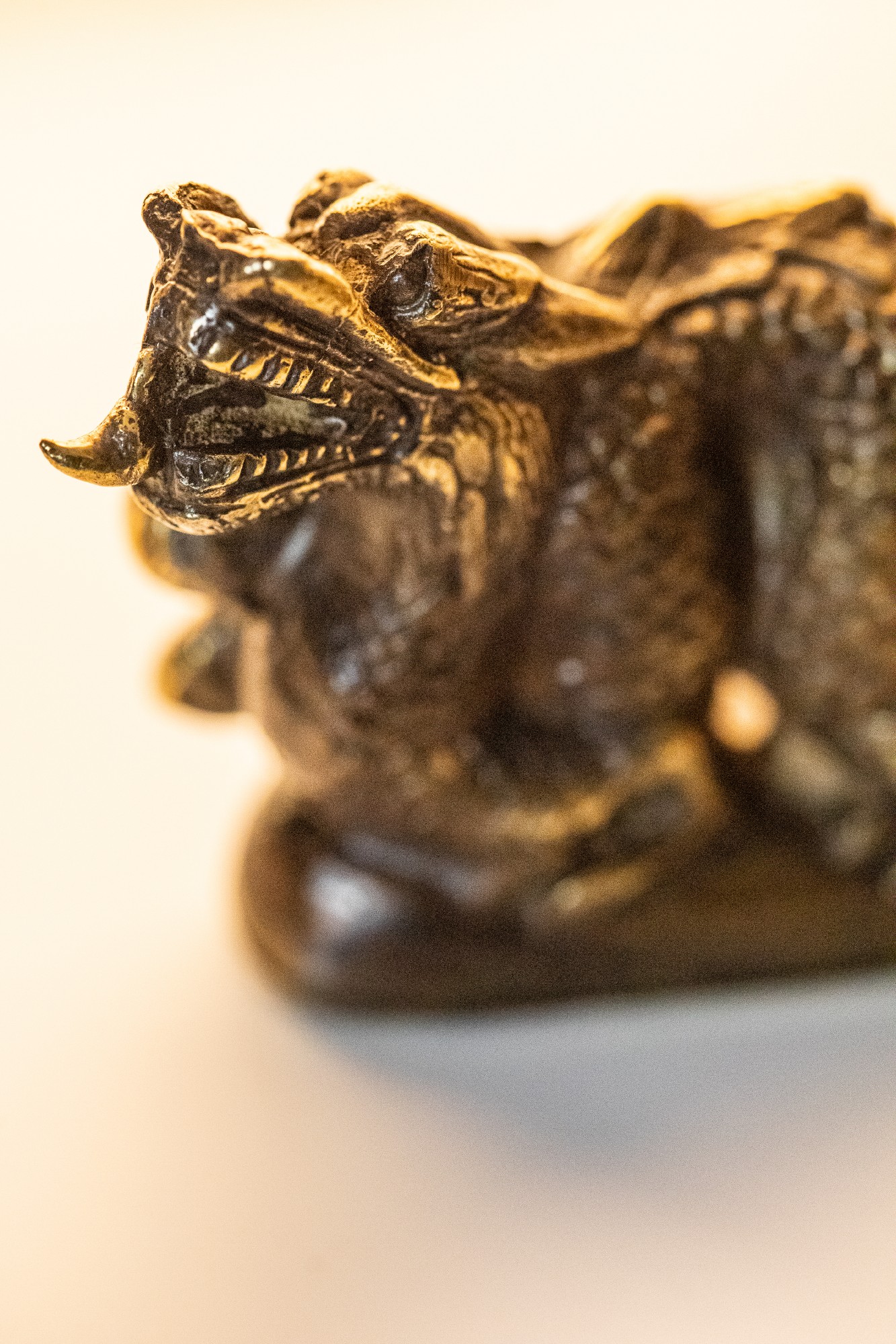 Statue 'Dragon' aus Messing, antik gold, B 7,5 cm, H 5 cm, L 2 cm von fischer's lagerhaus