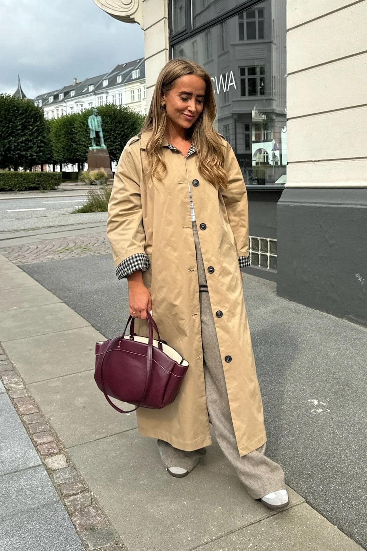 BYIC Violaic Trenchcoat