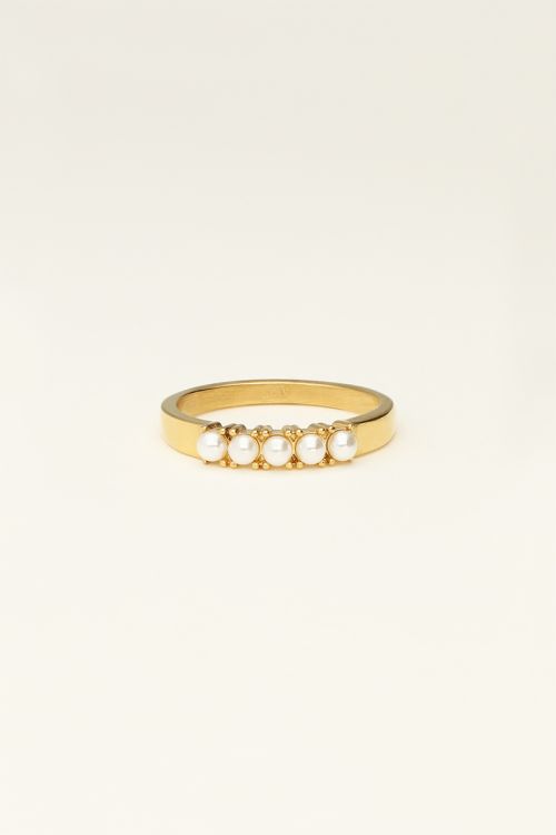 Ring met 5 parels