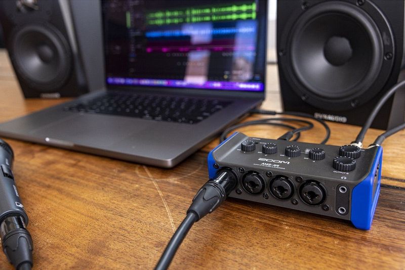 Zoom - AMS-44 - Audio-interface - Zwart en Blauw