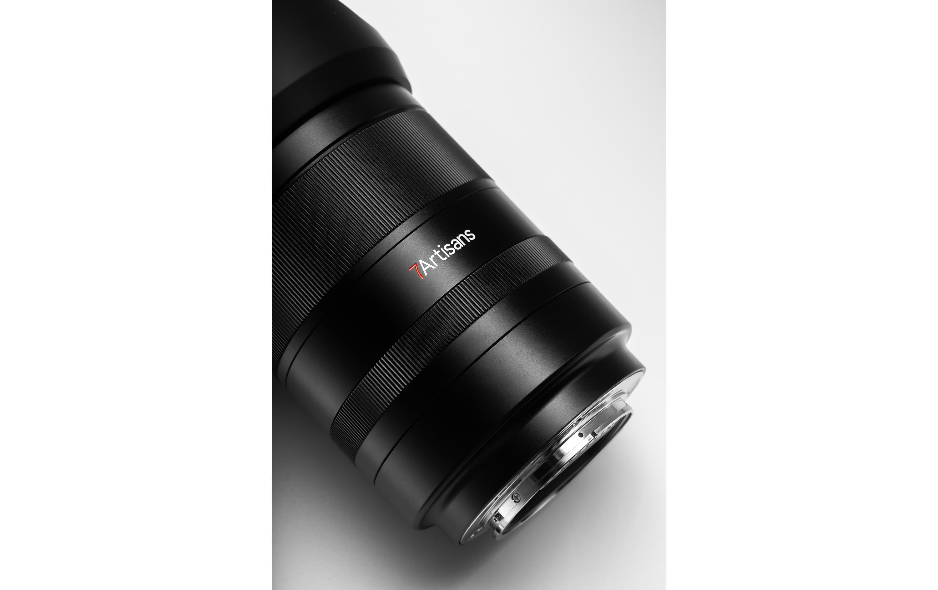 Festbrennweite 50 mm F/1.8 AF – Sony E-Mount<br>Speziell für Sony E-Mount-Vollformatkameras entwickeltes AF-Objektiv