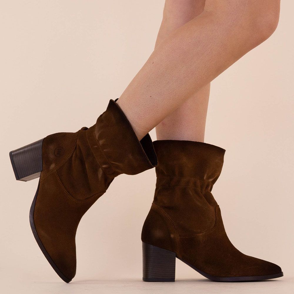 Korte afzaklaarsjes cognac suede