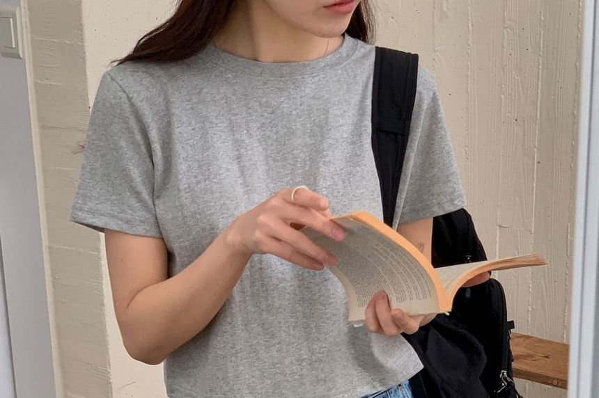 SeoulPop - Effen cropped T-shirt met korte mouwen