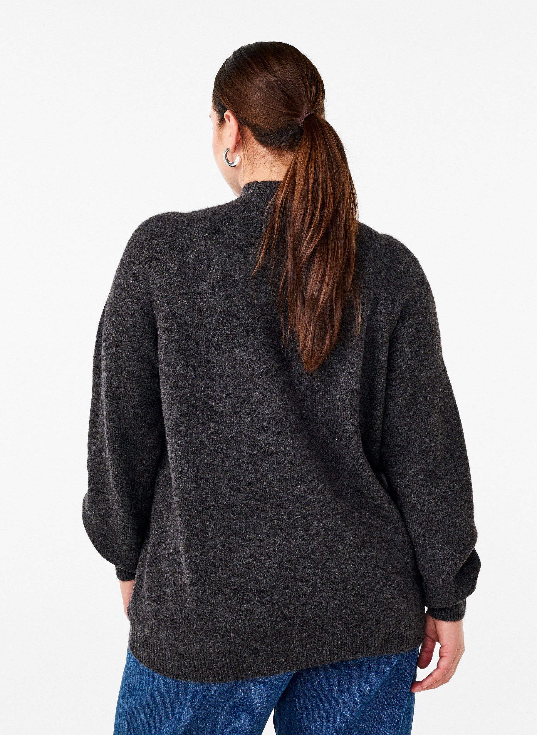 Strikbluse med sløjfe detalje