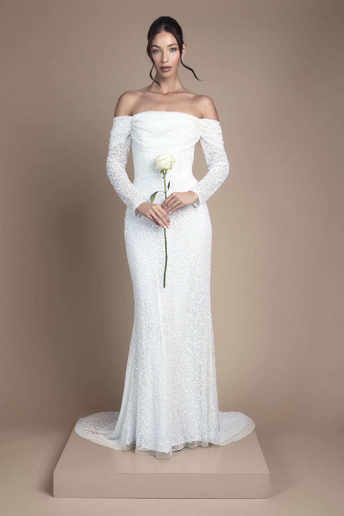 Coast Robe de Mariée Maxi Coast Honoured à Sequins Drapée Bardot Manches Longues