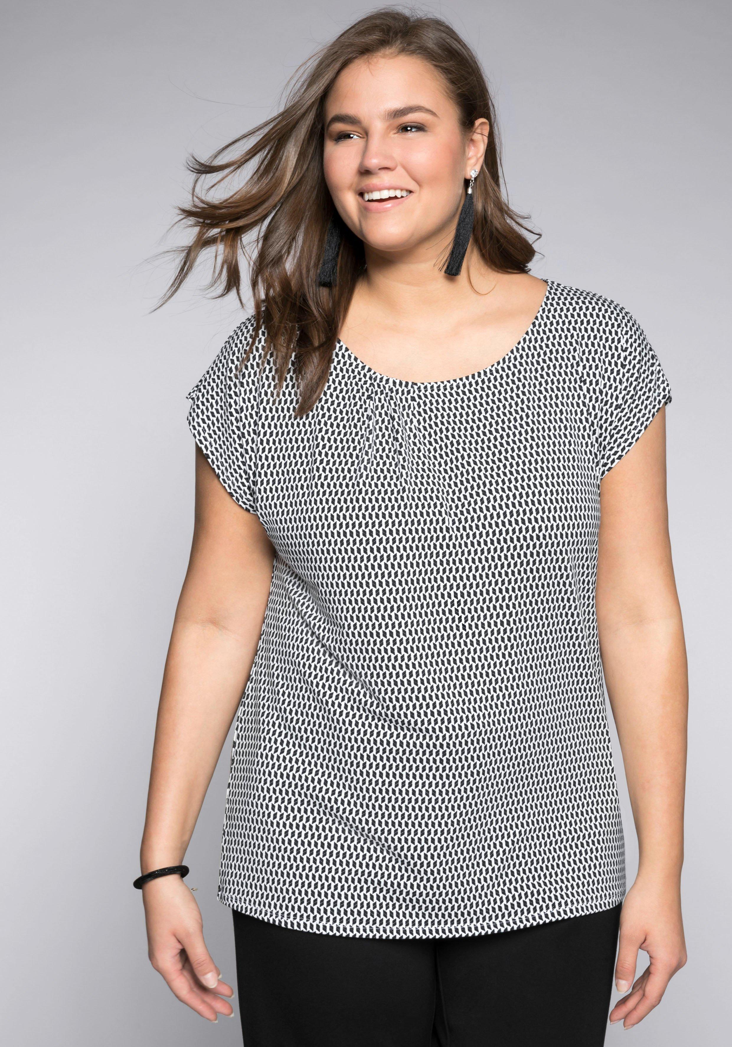 Shirt mit Alloverdruck und Rundhalsausschnitt