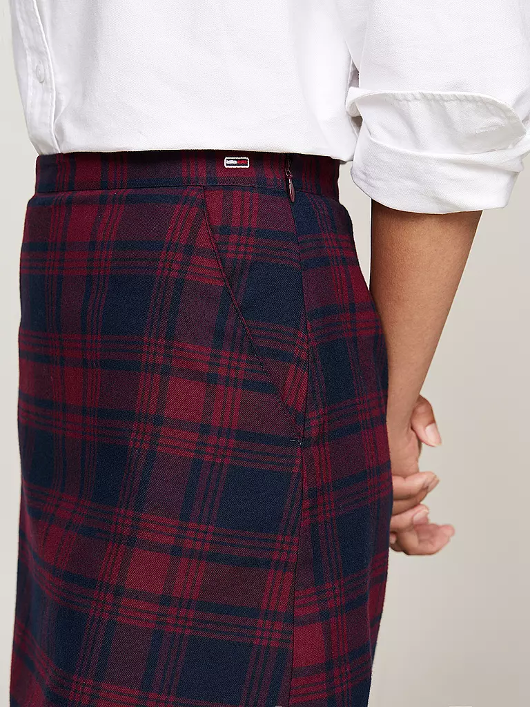 TOMMY JEANS Minirock dunkelrot