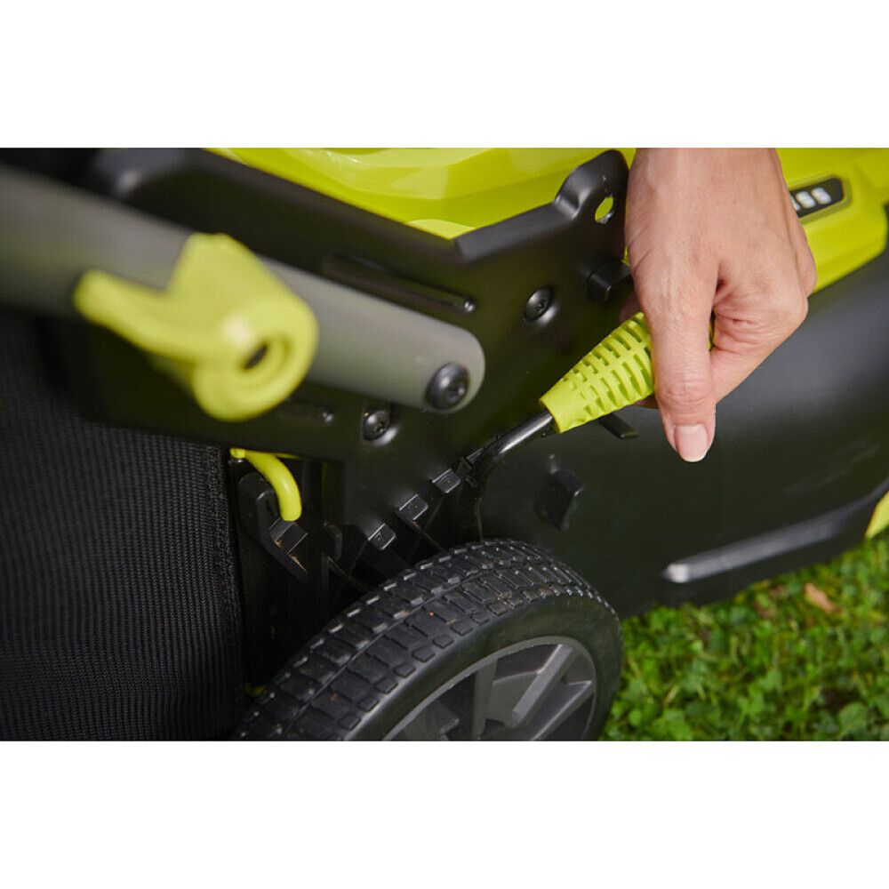 GRESSKLIPPER RYOBI RY18LMX40C-0 ONE+ 18V UTEN BATTERI