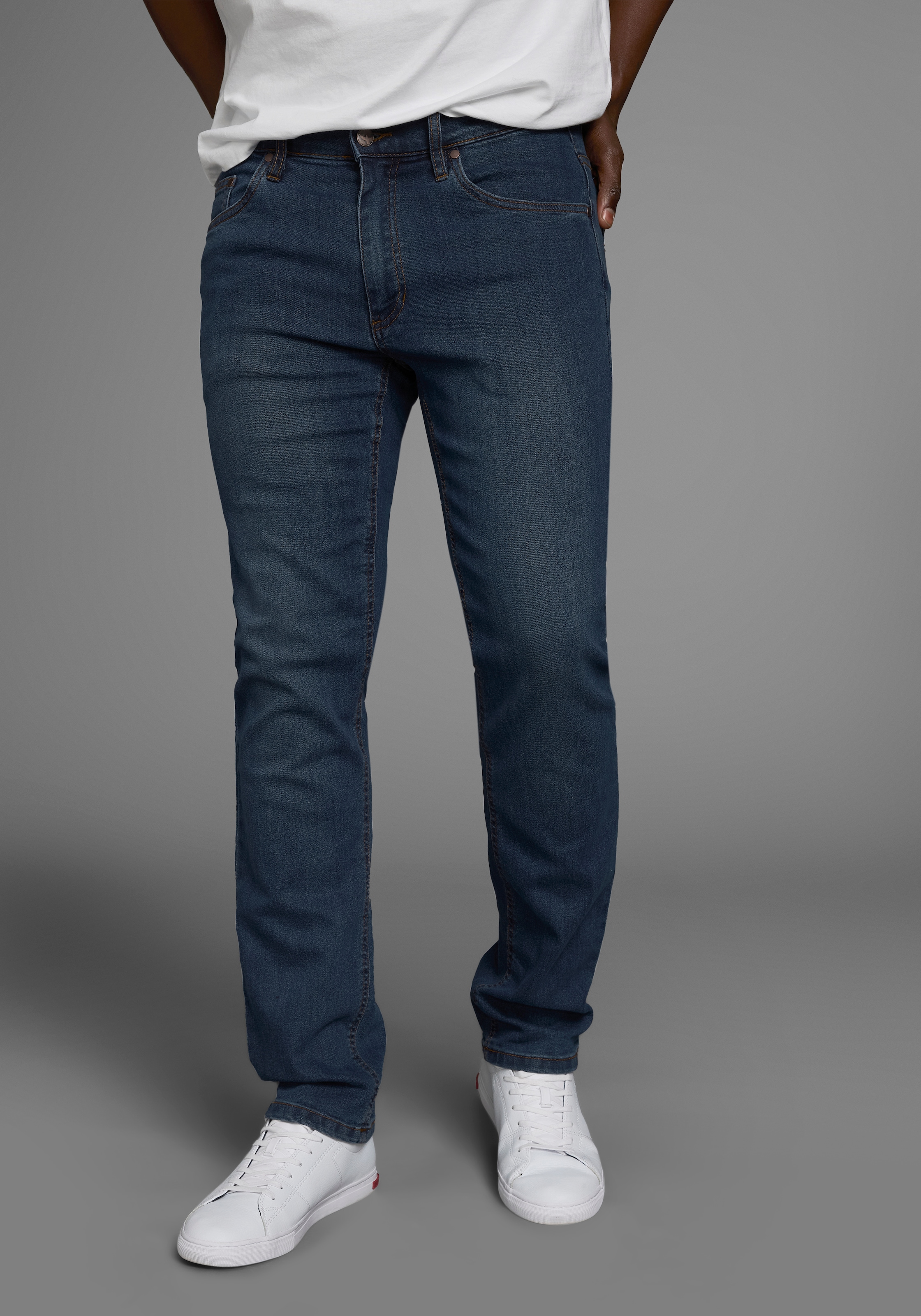 Arizona Straight-Jeans , gerade Beinform,  dezente Used-Waschung,  niedrige Leibhöhe
