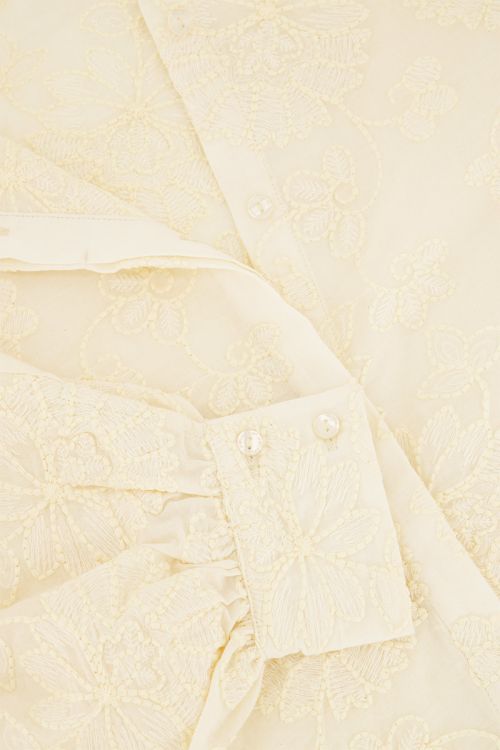 Creme blouse met bloemen embroidery