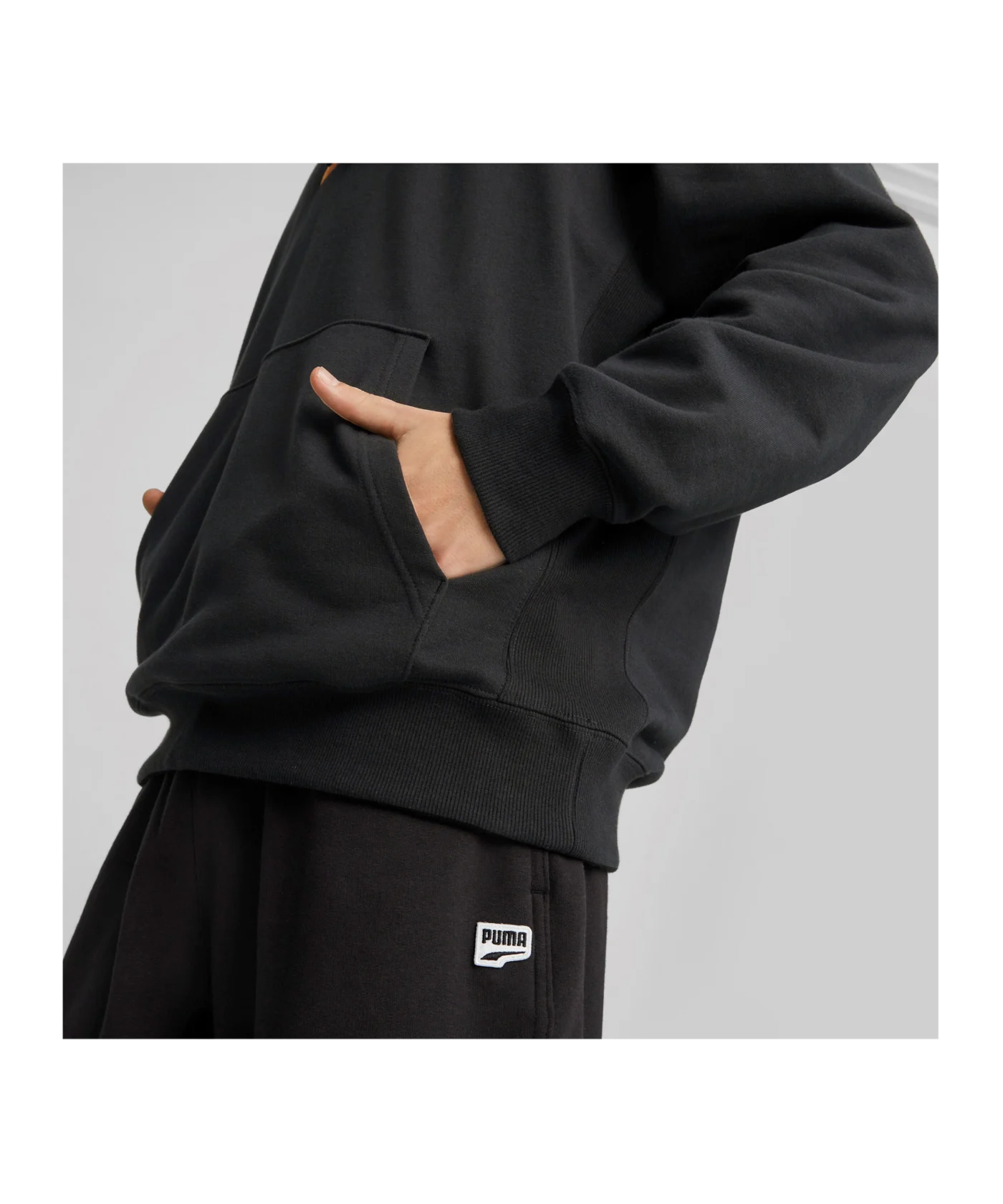 PUMA DOWNTOWN Logo Hoody Schwarz F01