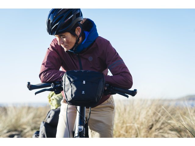 AGU Performance DWR 4L styrtaske sort med klickfix