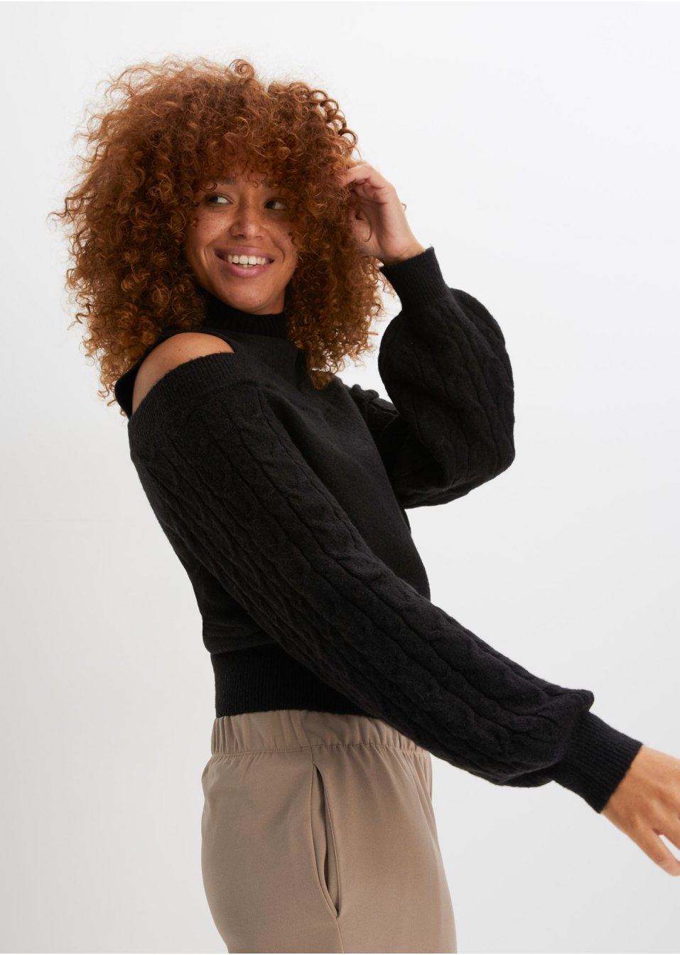 Cold shoulder trui