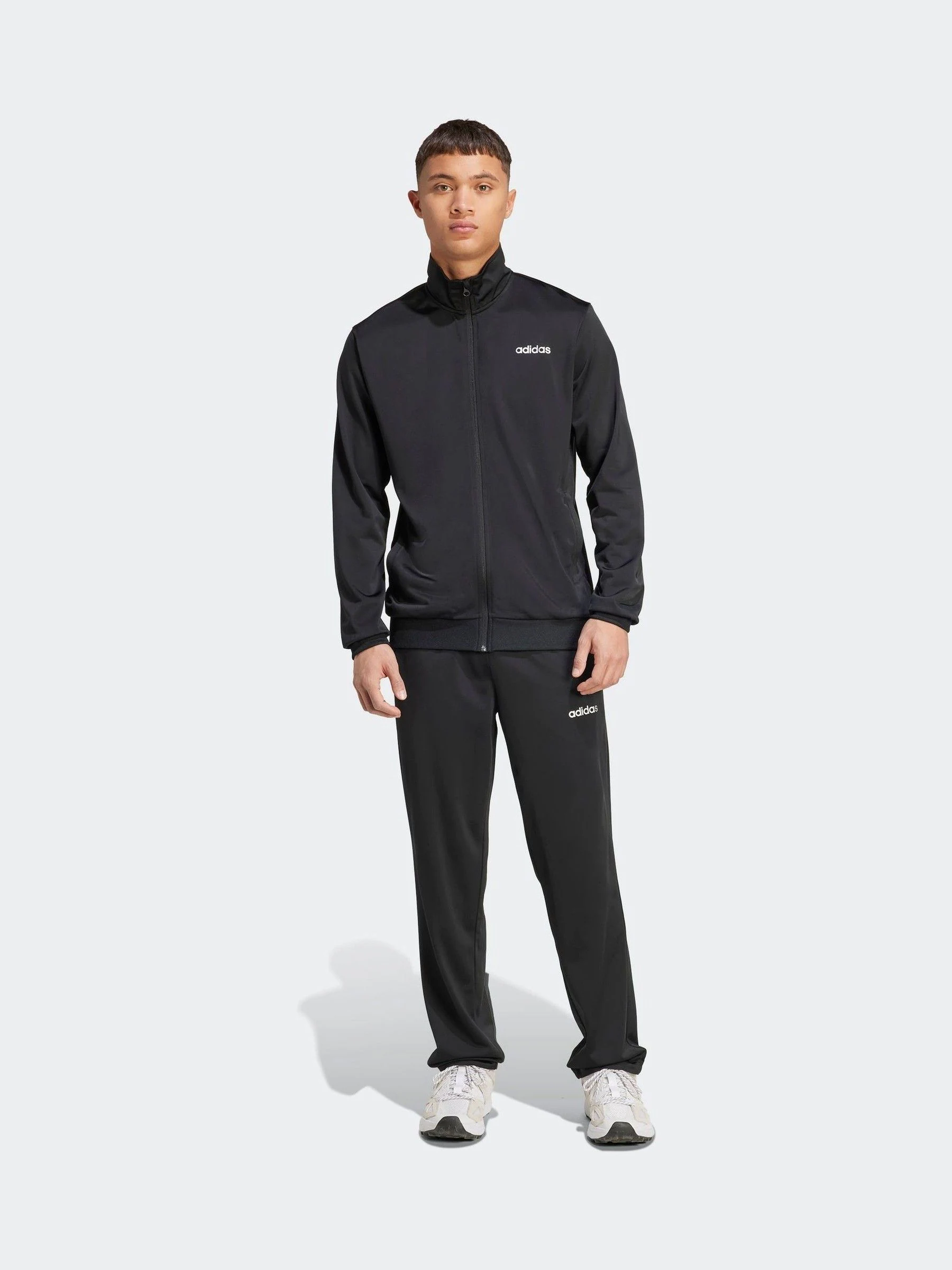 Zwart - adidas trainingspak met lineair logo
