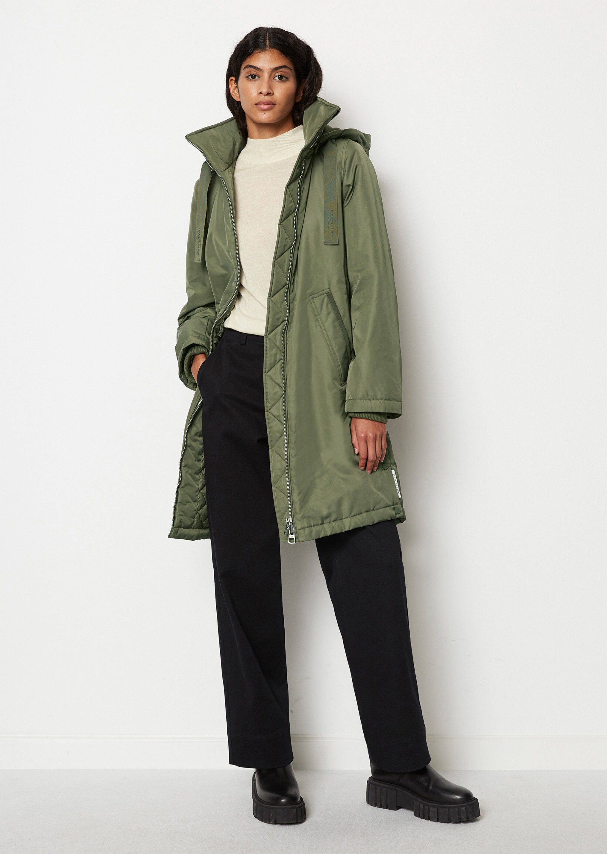 Parka mit abnehmbarer Kapuze fittedaus recyceltem Polyester-Twill