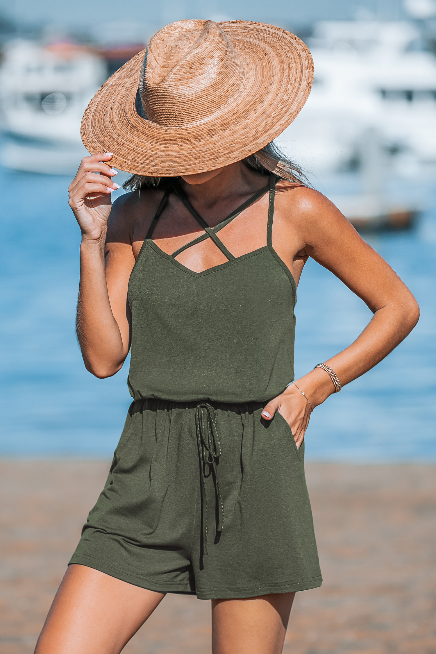 Combishort sans manches avec taille à nouer vert armée