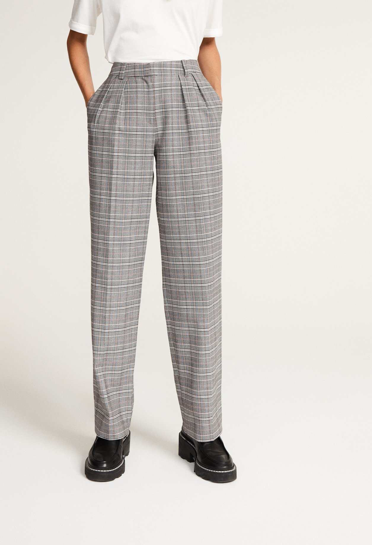 Pantalon tailleur &agrave; carreaux