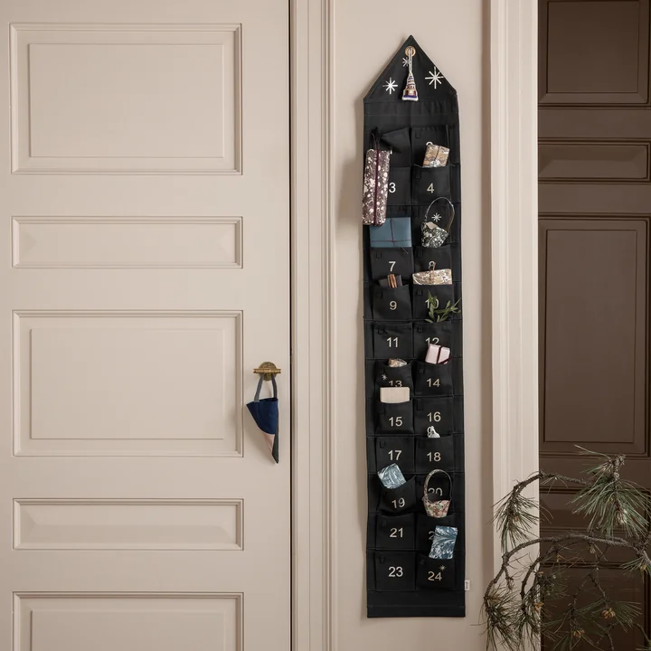 Ferm Living - House Adventskalender, breit / dunkelgrün