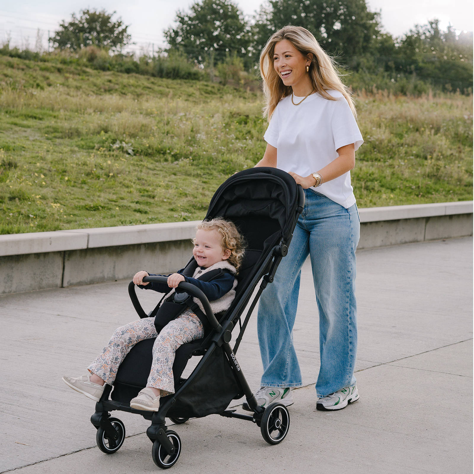 Bolente Beatle compact stroller black