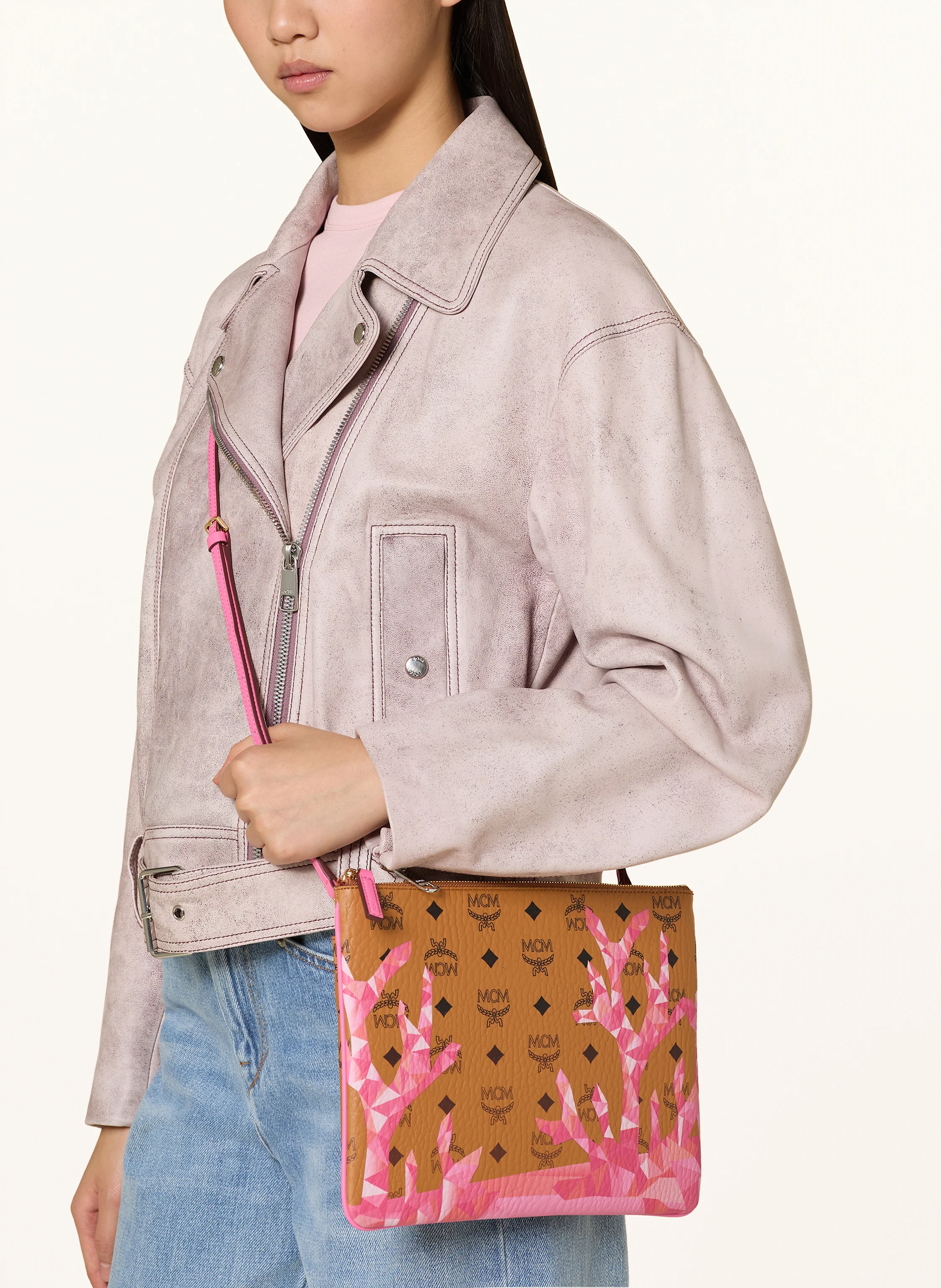 MCM Pouch AREN MEDIUM