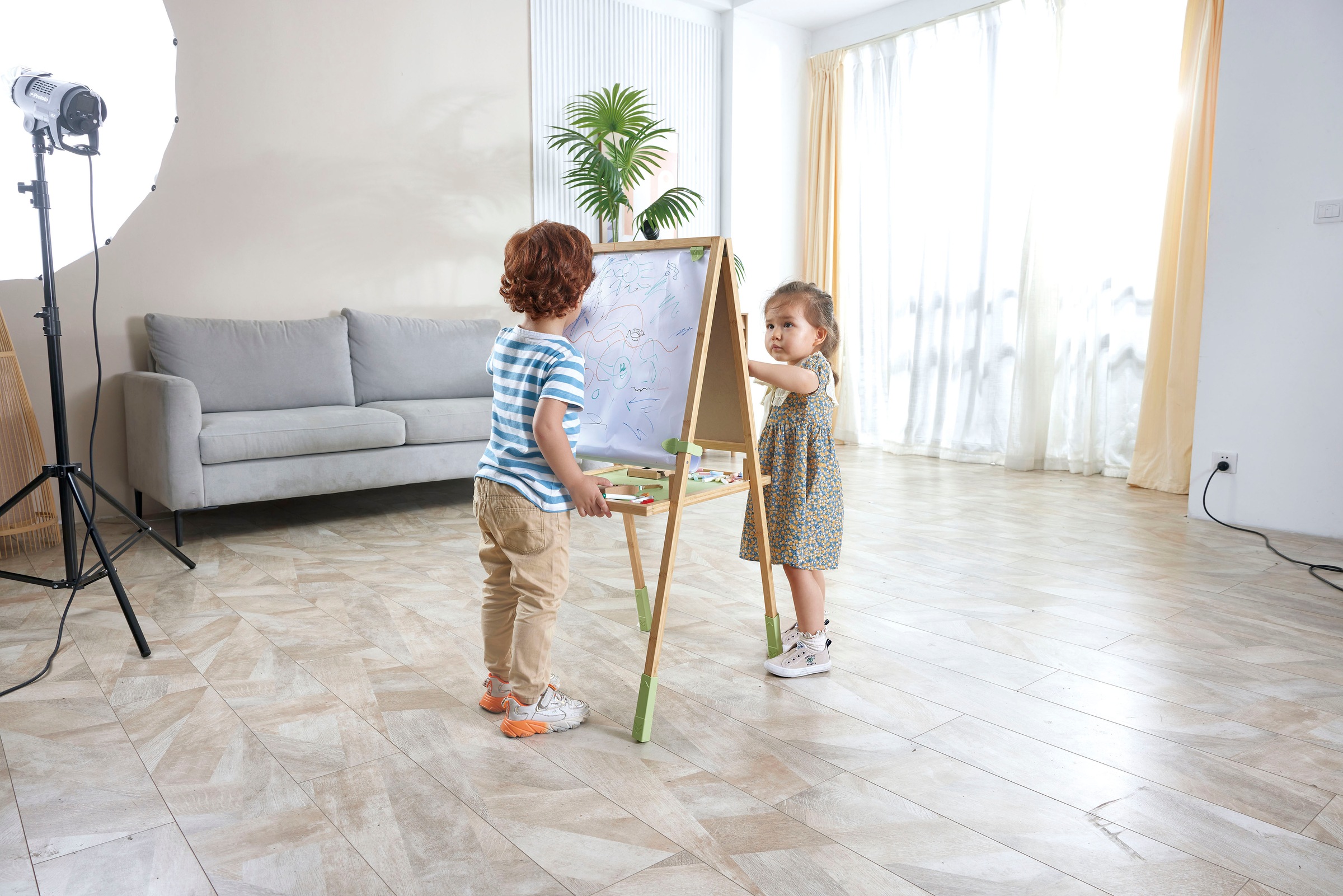 Hape Standtafel »Multifunktions-Staffelei« aus Bambus
