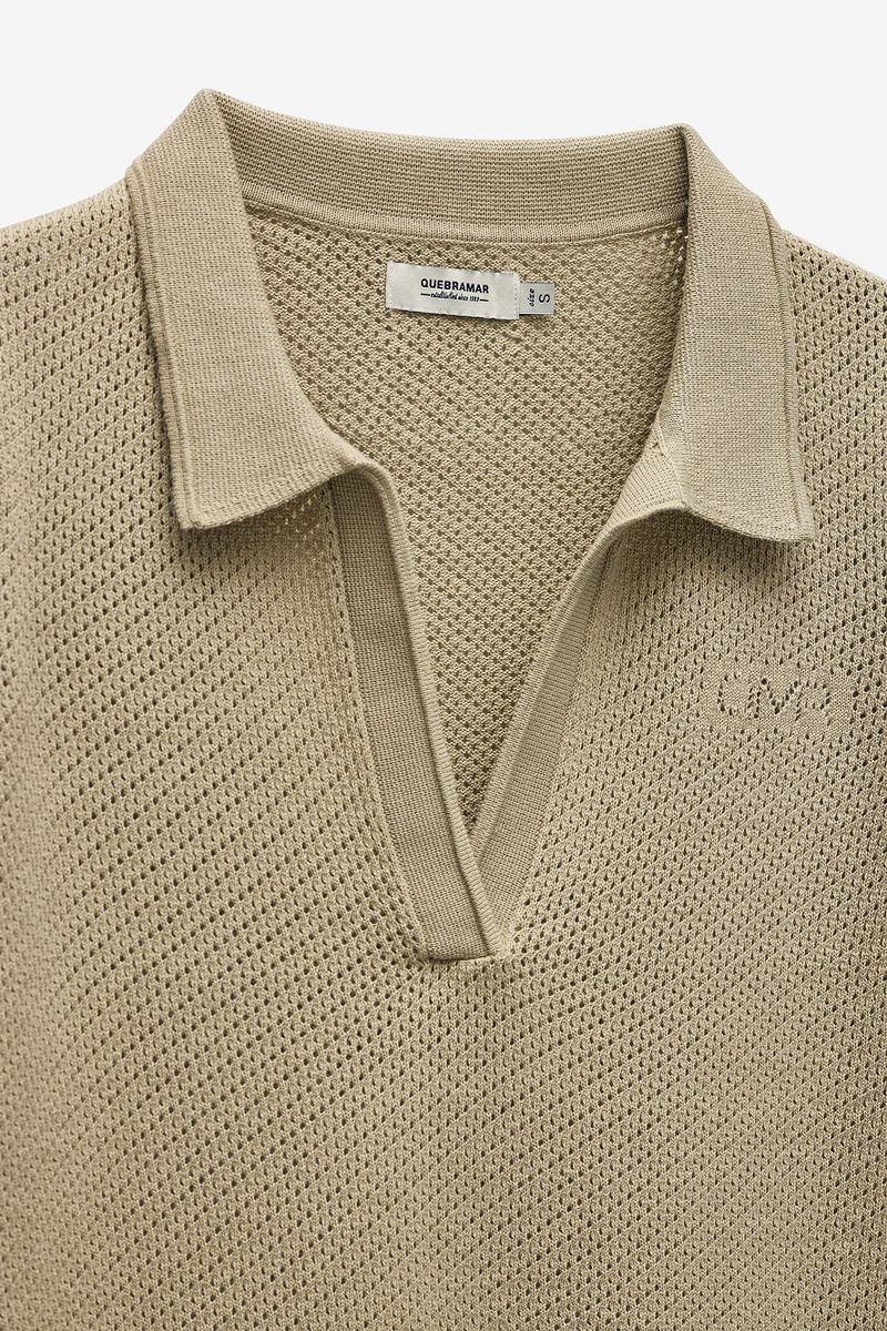 POLO EM MALHA COM TEXTURA