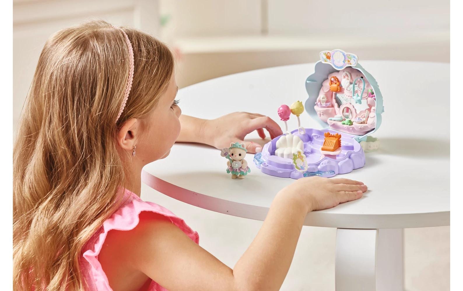Sylvanian Families Baby Meerjungfrauen BoutiqueSet mit Figuren und Möbeln