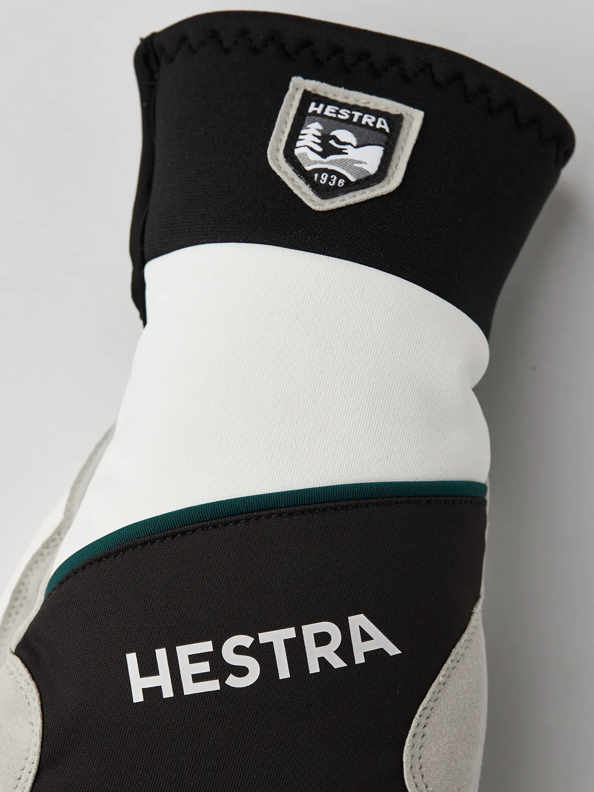 Hestra Comfort Tracker Mitt Black/Ivory