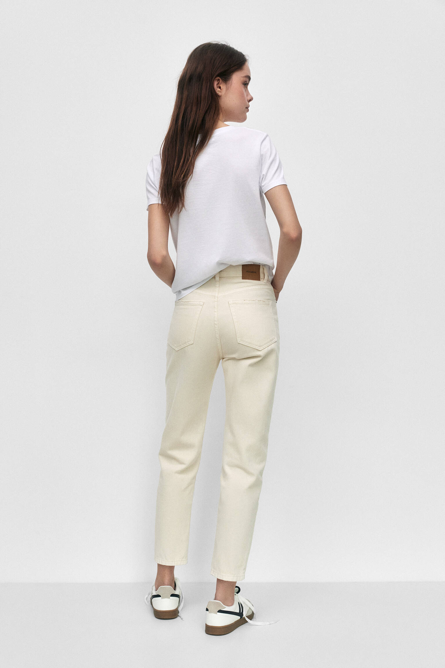 CALÇA JEANS BÁSICA MOM FIT - CRU