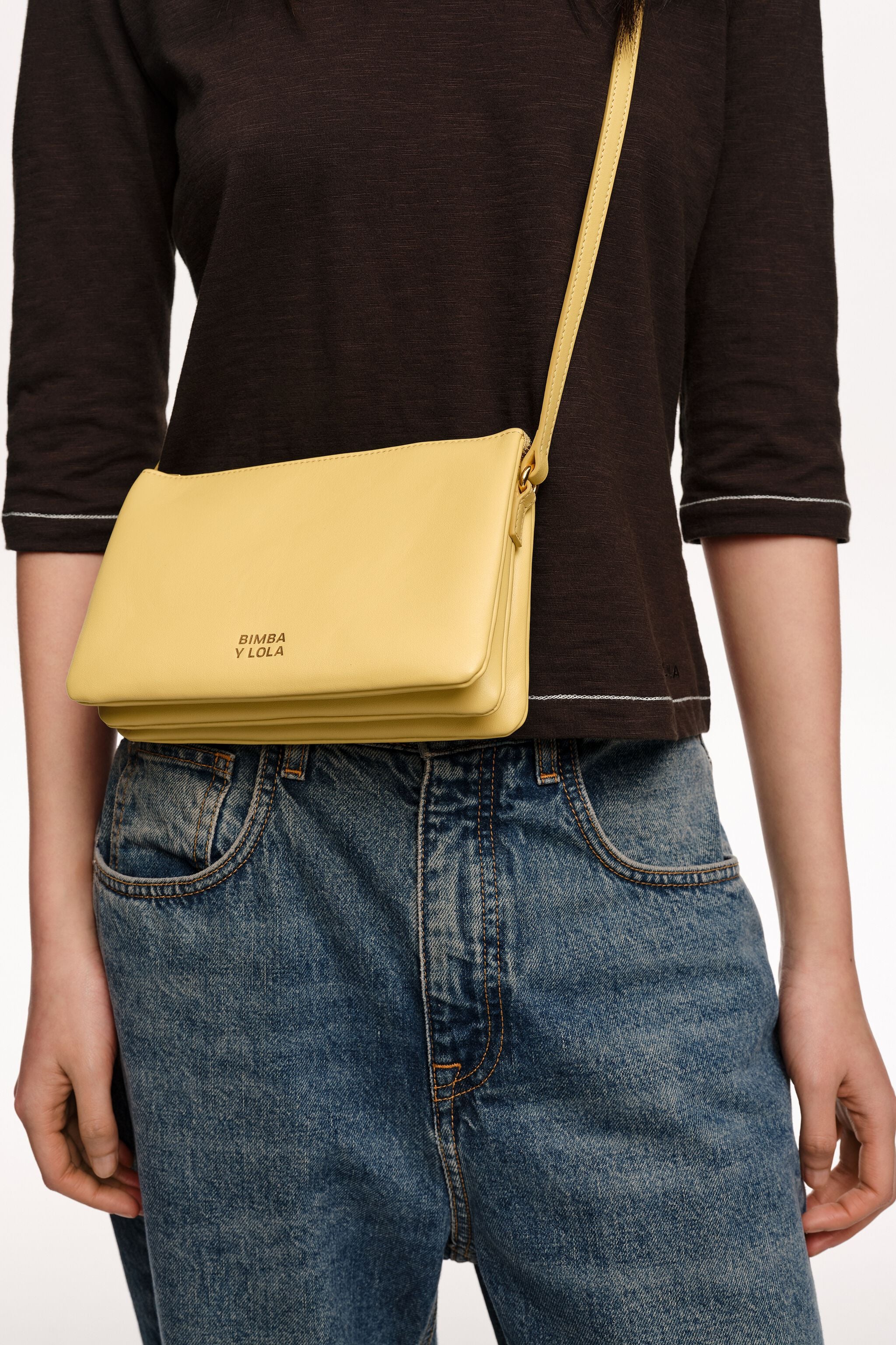 Bolsa clutch tripla mini banana em couro