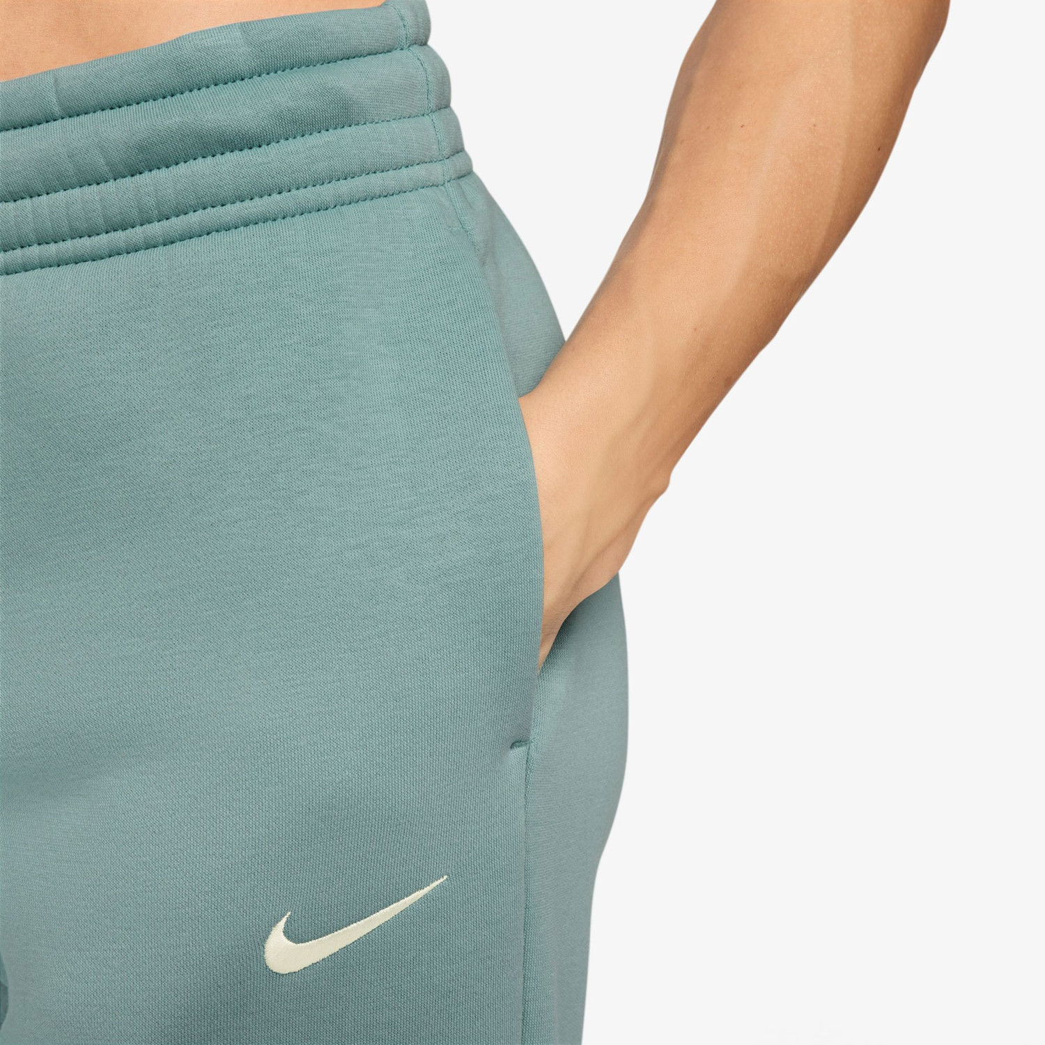 Nike Sportswear Essential Pant