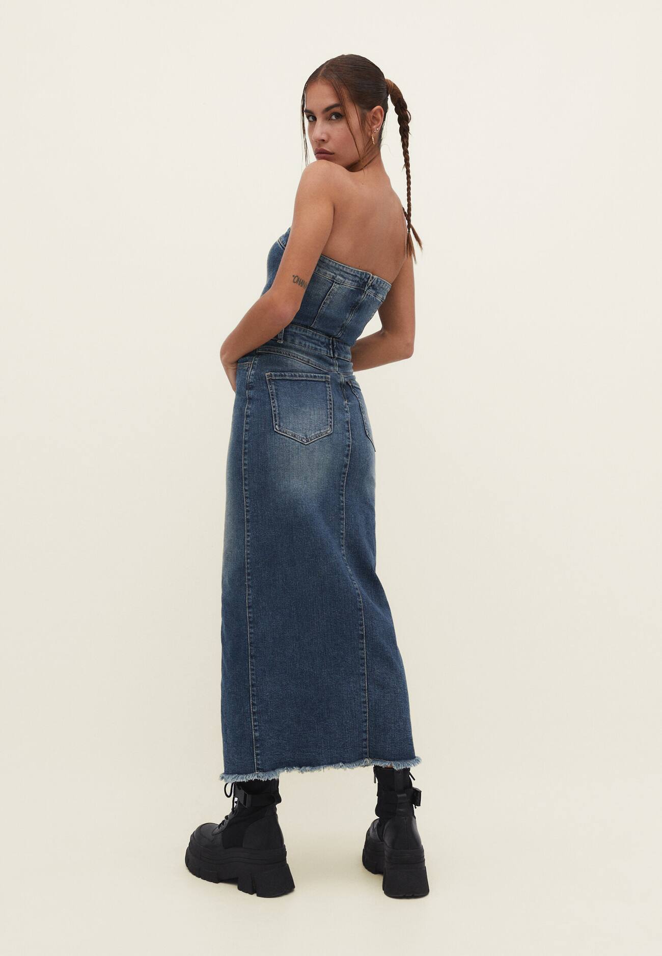 Vestido jeans com fenda