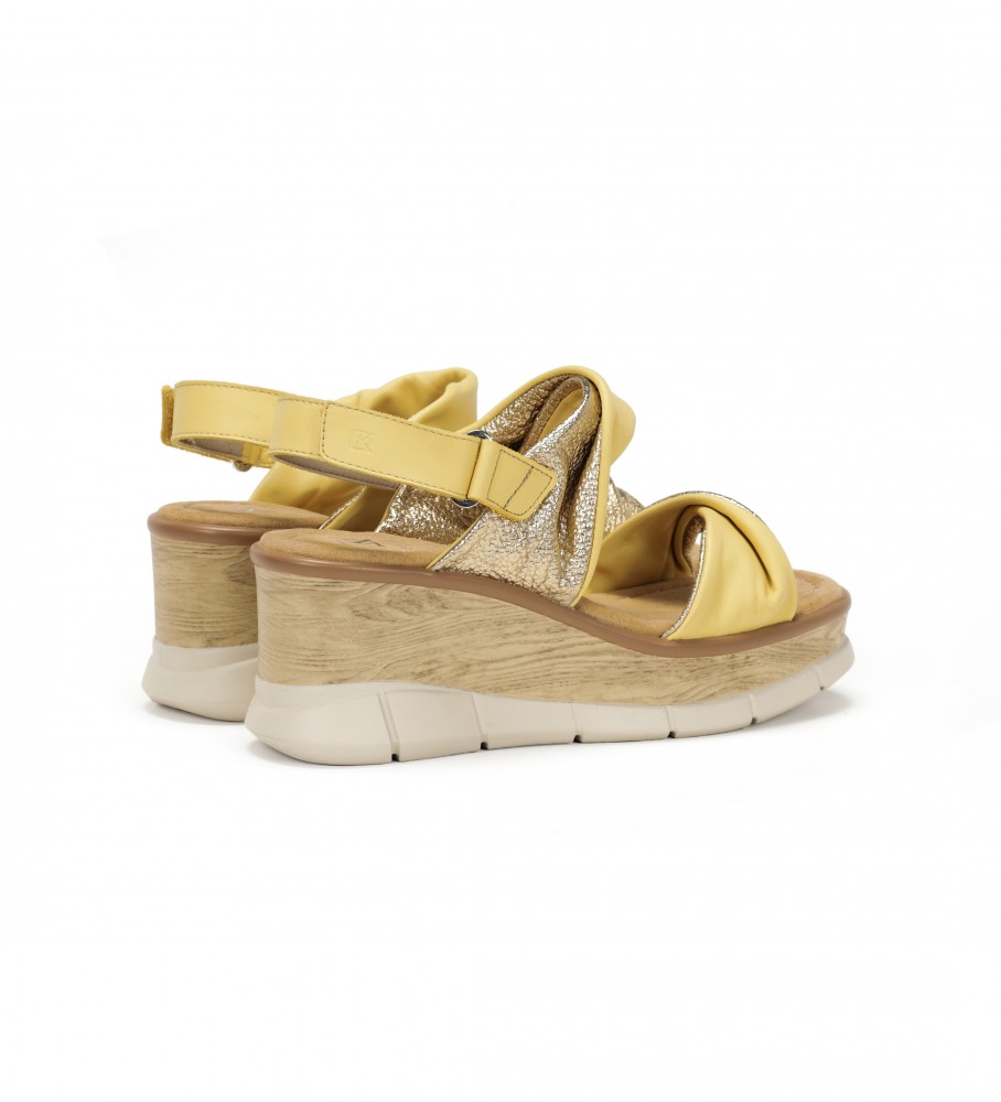 Sandálias Dorking by Fluchos Saray D9004 em couro amarelo - Salto plataforma de 8 cm -